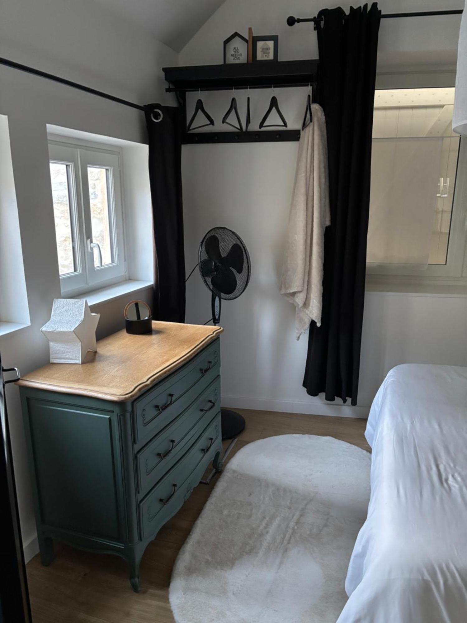 Ferienwohnung La Tete Dans Les Etoiles Aumont-en-Halatte Exterior foto